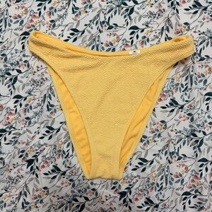 Mid Rise High-Leg Moderate Bottom